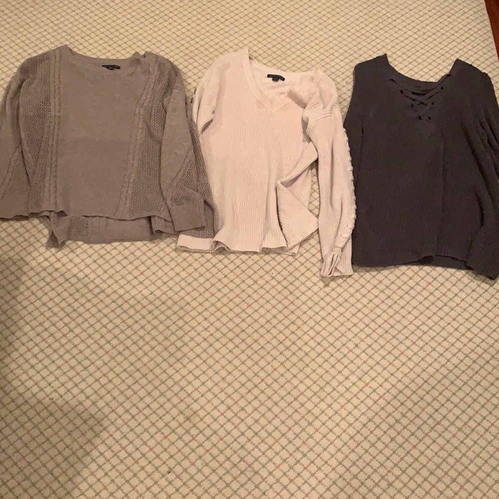 AMERICAN EAGLE SWEATERS